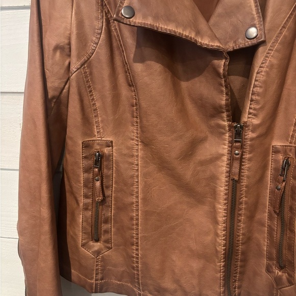 Max Studio Tan Faux Leather Women's Jacket in Great condition! - Picture 10 of 16